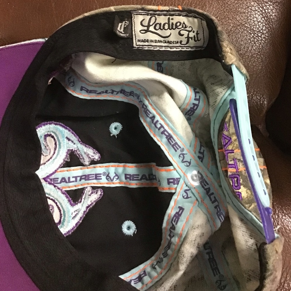 Women’s Real Tree hat - Picture 2 of 2
